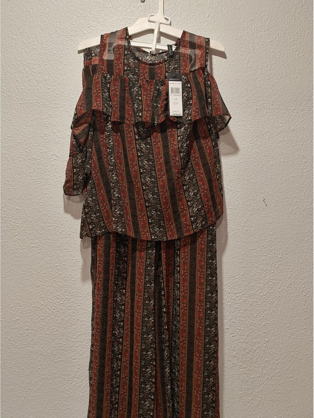 BCBGMAXAZRIA Auburn/Coral Striped Floral Ruffle Cold-Shoulde